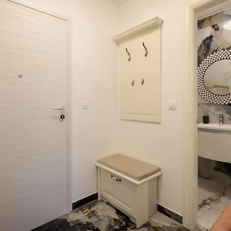 Apartment Mirela's Golden Luxury Split