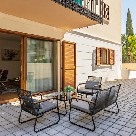 Mirela's Golden Luxury Apartment *