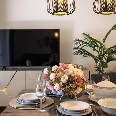Apartment Mirela's Golden Luxury *