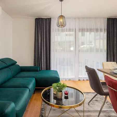 Daire Mirela's Golden Luxury