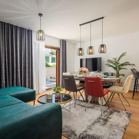 Apartment Mirela's Golden Luxury