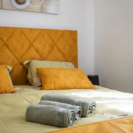 Mirela's Golden Luxury Apartment Split