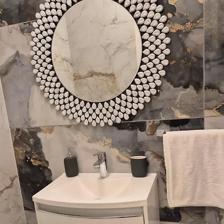 Mirela's Golden Luxury Daire *